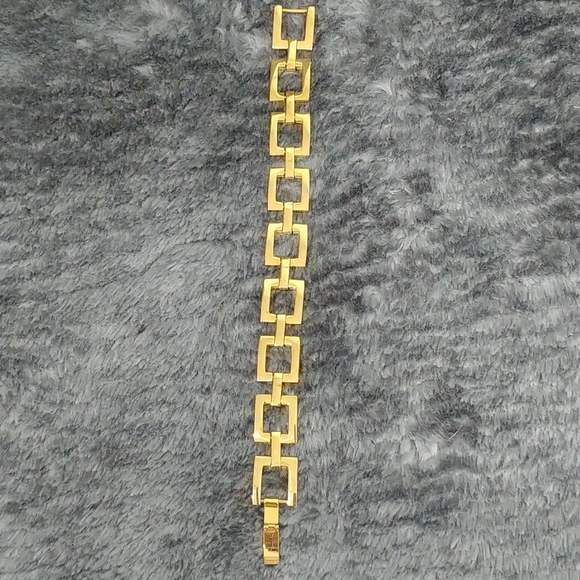 Vintage Gold Tone Bracelet - Picture 2 of 2